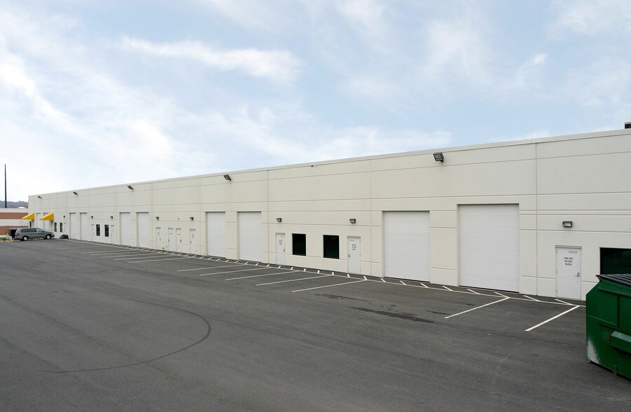 More Photos Of 8480-8498 Kao Cir, Manassas Unknown For Lease