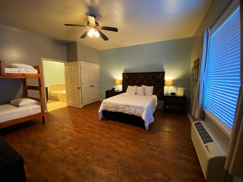 More Photos Of 171 Copperhead Pky, Blairsville Hotel For Sale