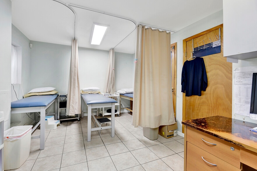 More Photos Of 3099 Coney Island Ave, Brooklyn Medical For Sale