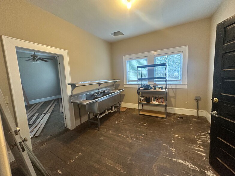 More Photos Of 103 Kelly Mill Rd, Cumming Office For Sale