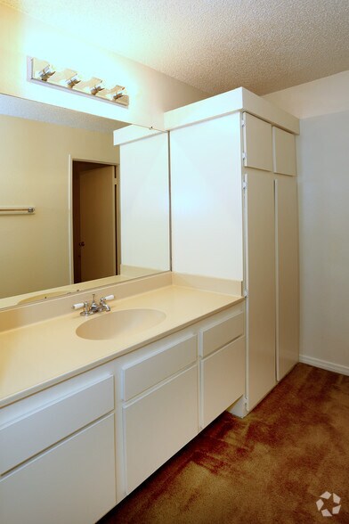 More Photos Of 3131 Arlington Ave, Riverside Apartments For Sale