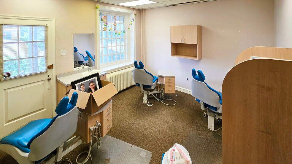 More Photos Of 5912 Ridge Ave, Philadelphia Medical For Lease