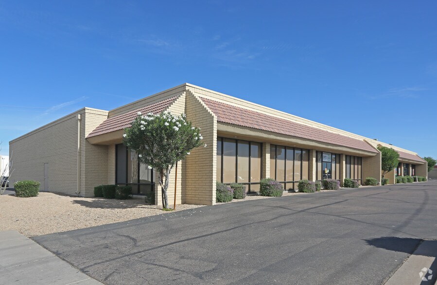 More Photos Of 2962-2972 W Thomas Rd, Phoenix Showroom For Lease