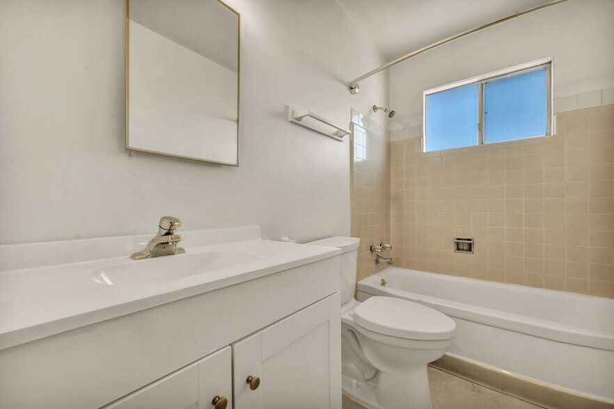 More Photos Of 372 Maine St, Reno Apartments For Sale