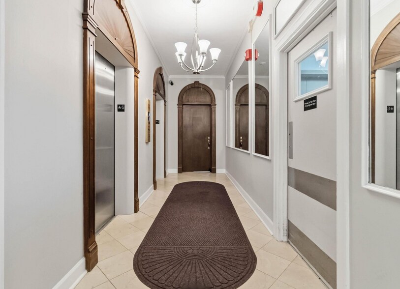 More Photos Of 2121 Nicholasville Rd, Lexington Apartments For Sale