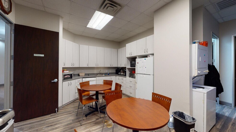 More Photos Of 1450 W Parmer Ln, Austin Medical For Sale