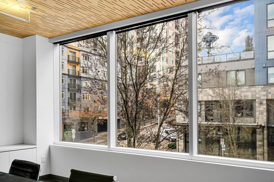 More Photos Of 2727 Western Ave, Seattle Loft Creative Space For Lease