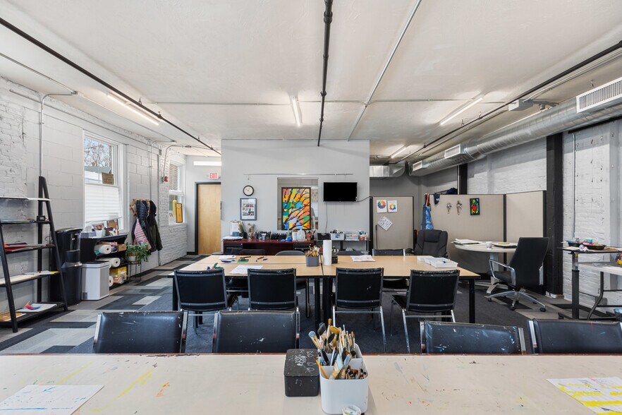 More Photos Of 77 Elm St, Amesbury Loft Creative Space For Lease