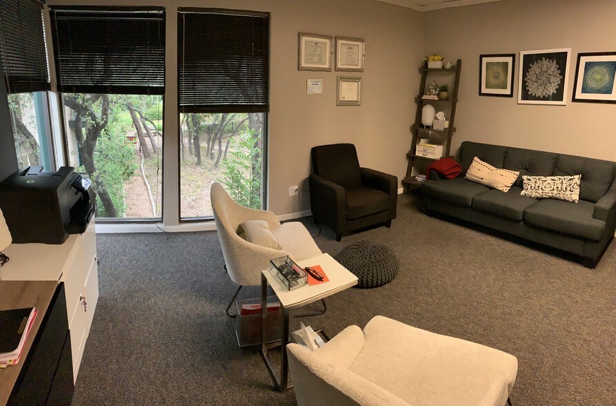 More Photos Of 2525 Wallingwood Dr, Austin Unknown For Lease