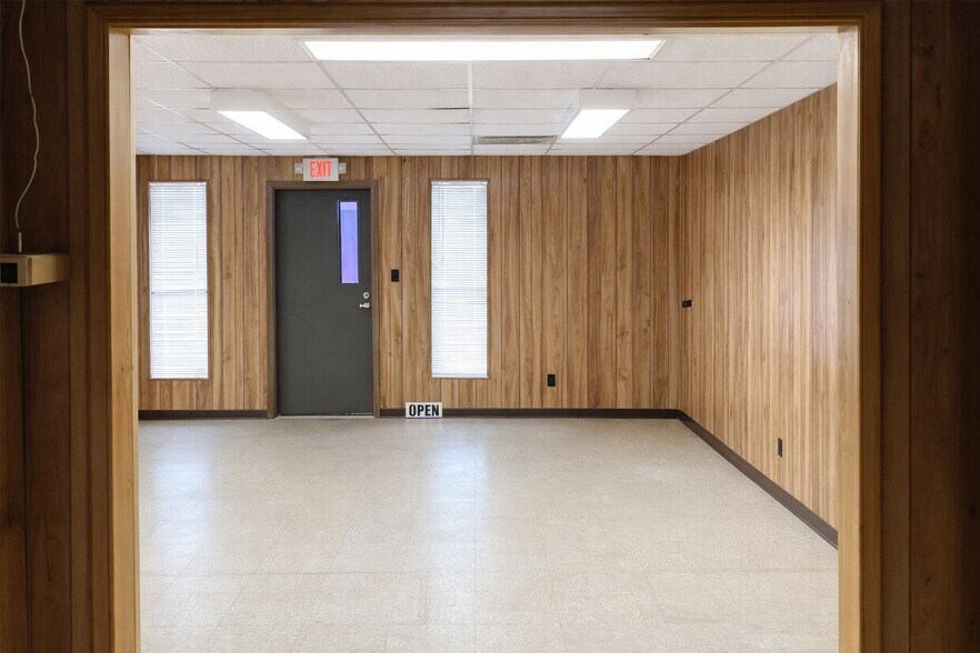 More Photos Of 1112 Singleton Dr, Selma Self Storage For Lease