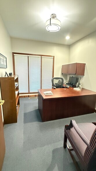 More Photos Of 10321 N Pennsylvania St, Indianapolis Office For Lease