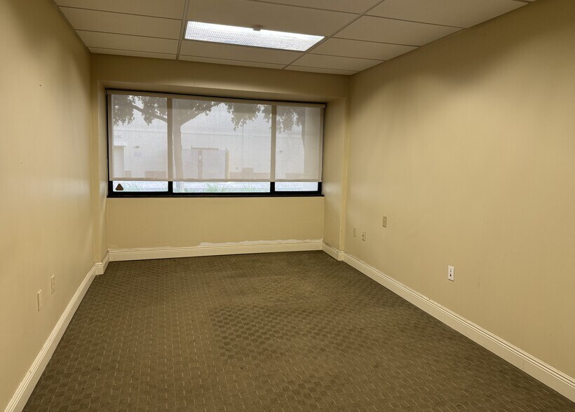 More Photos Of 15255 NW 82nd Ave, Miami Lakes General Retail For Lease