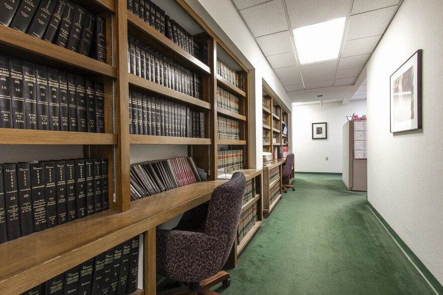 More Photos Of 4171 N Mesa St, El Paso Office For Sale