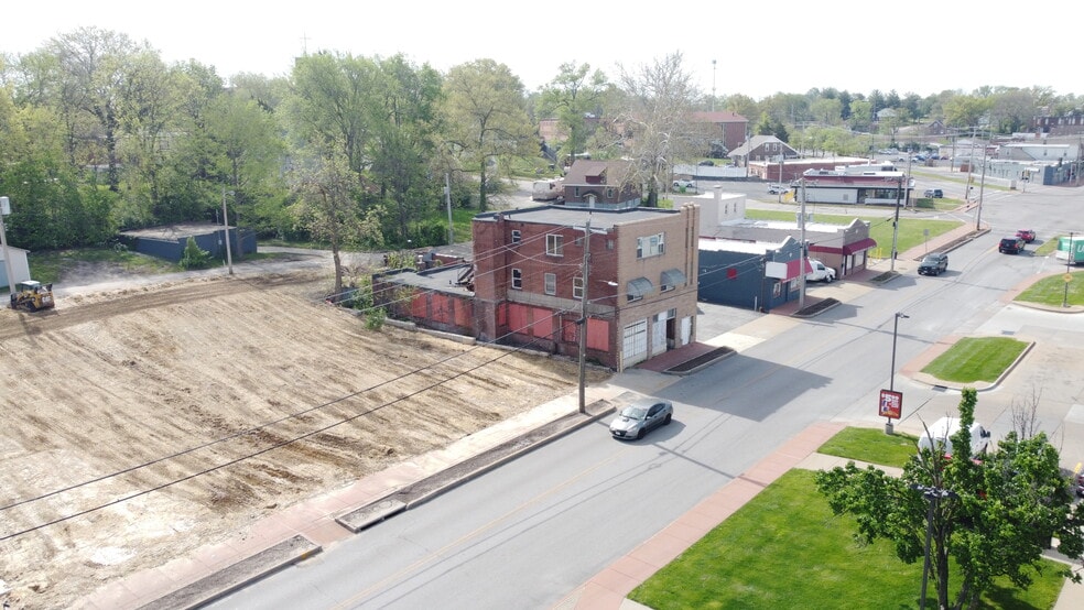 More Photos Of 2622 Woodson Rd, Overland Office Residential For Sale