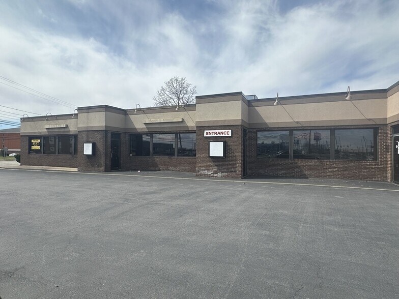 More Photos Of 10158 Niagara Falls Blvd, Niagara Falls Storefront Retail Office For Sale