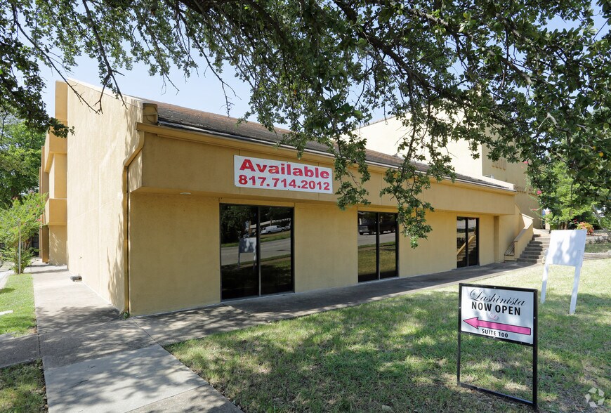 More Photos Of 6800 Brentwood Stair Rd, Fort Worth Office For Sale