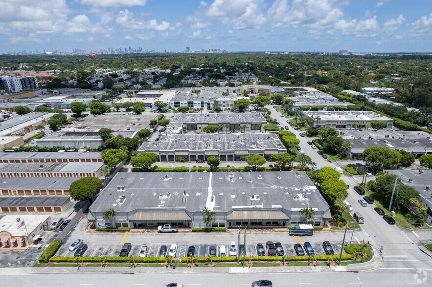 More Photos Of 7175 SW 47th St, Miami Showroom For Lease