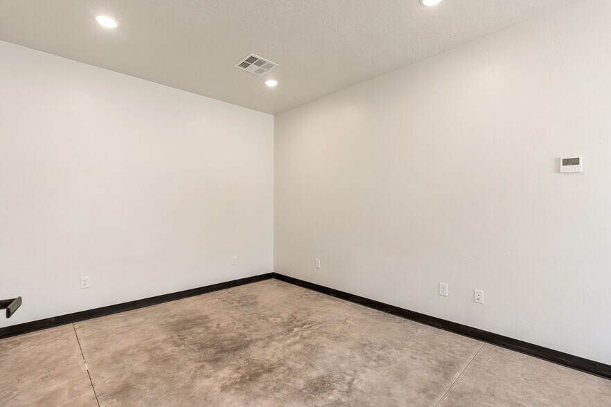 More Photos Of 2351 W 850 N, Cedar City Warehouse For Lease