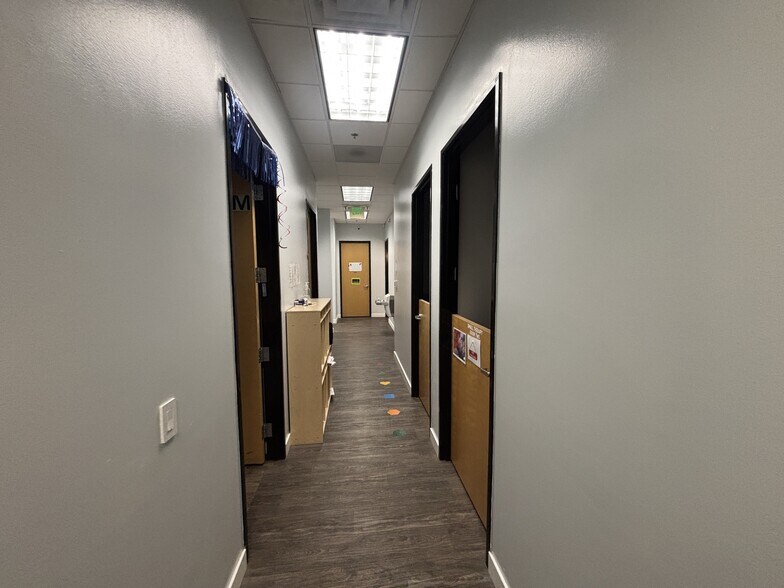 More Photos Of 1830 S Alma School Rd, Mesa Medical For Sale