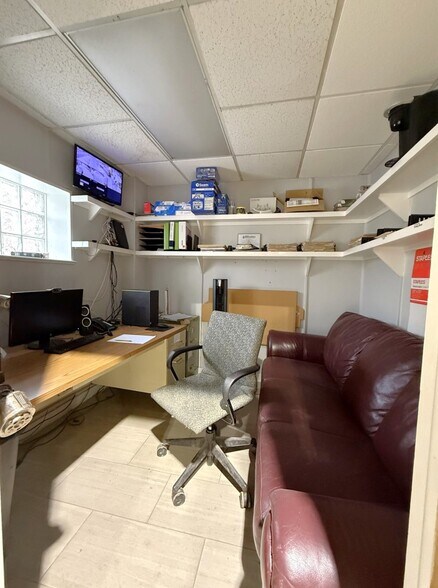 More Photos Of 3 S 5th St, Darby Warehouse For Sale