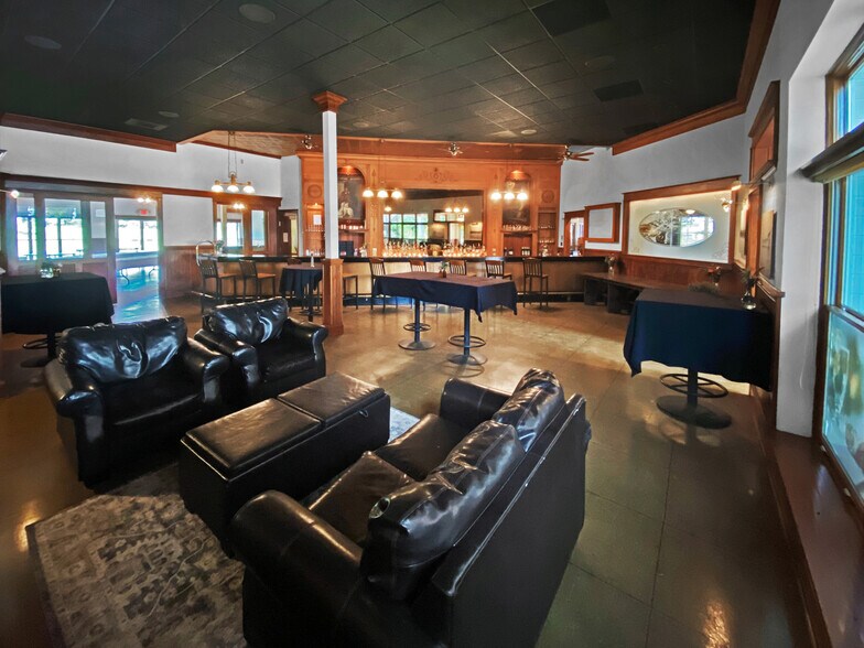 More Photos Of 751 Bell St, La Pointe General Retail For Sale