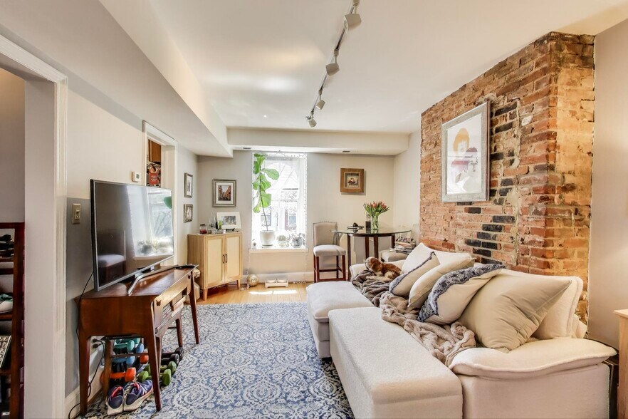 More Photos Of 1317 Corcoran St NW, Washington Apartments For Sale