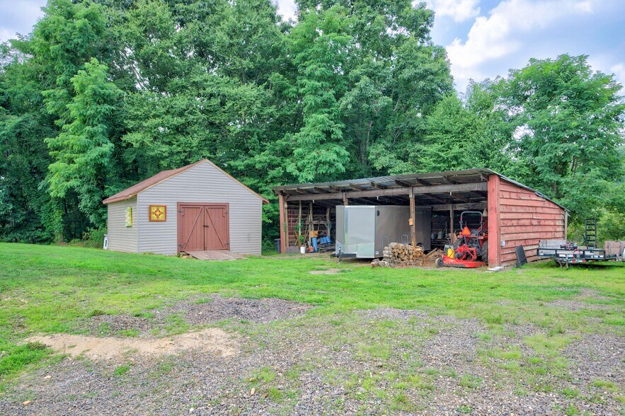 More Photos Of 1661 Turner Spur Rd, Fancy Gap Healthcare For Sale