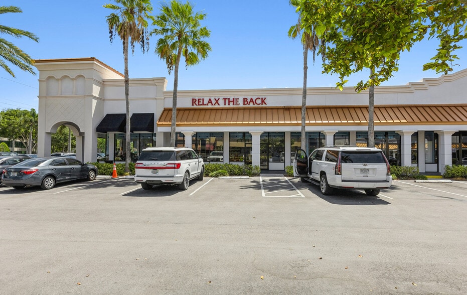 More Photos Of 2200-2222 Glades Rd, Boca Raton Unknown For Lease