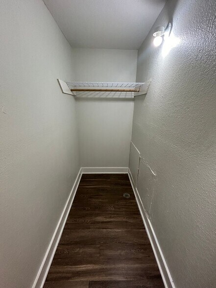 More Photos Of 1409 W Woodlawn Ave, San Antonio Apartments For Sale