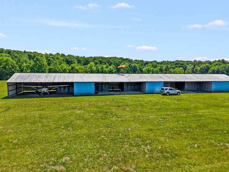 More Photos Of 249 Gilbert Rd, Mocksville Airport For Sale