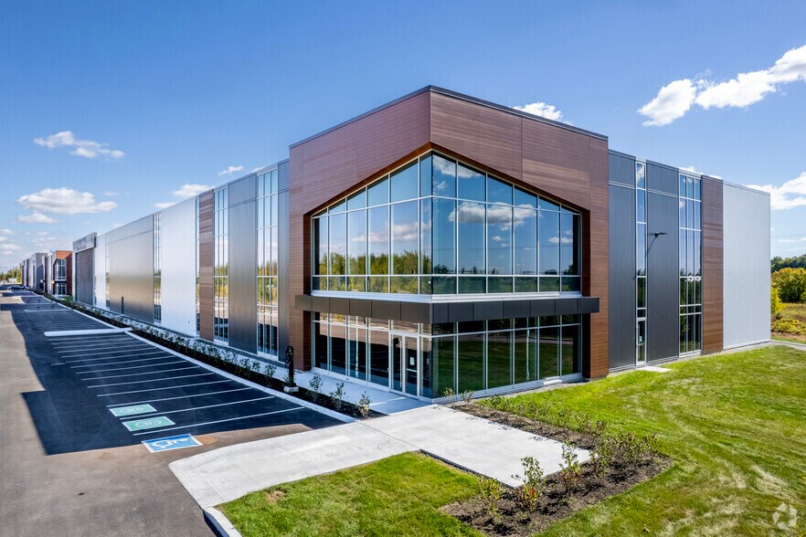 Primary Photo Of 30 Ecoparc Chateauguay, Châteauguay Warehouse For Lease