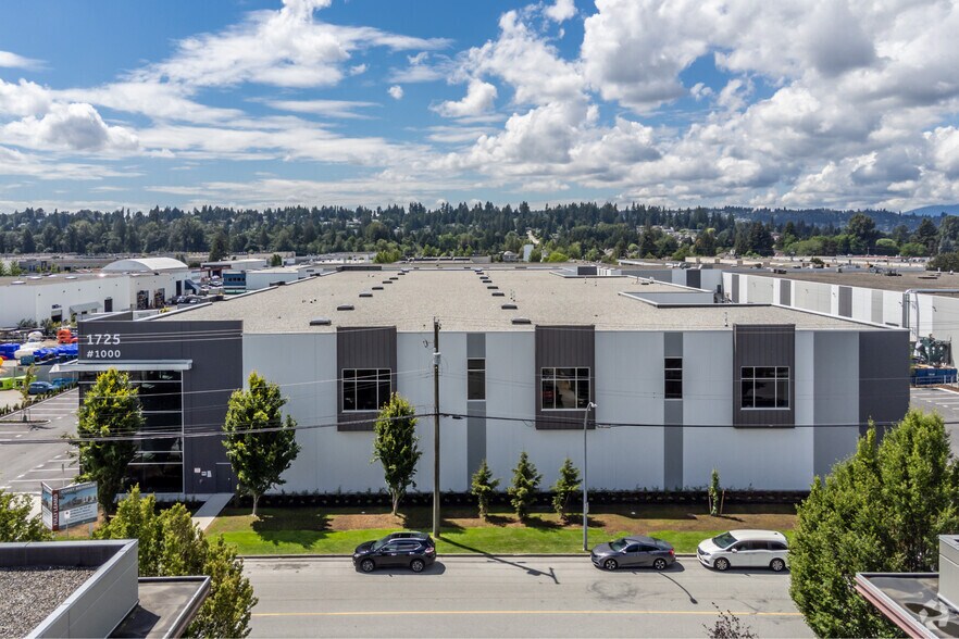 More Photos Of 1725 Coast Meridian Rd, Port Coquitlam Distribution For Lease