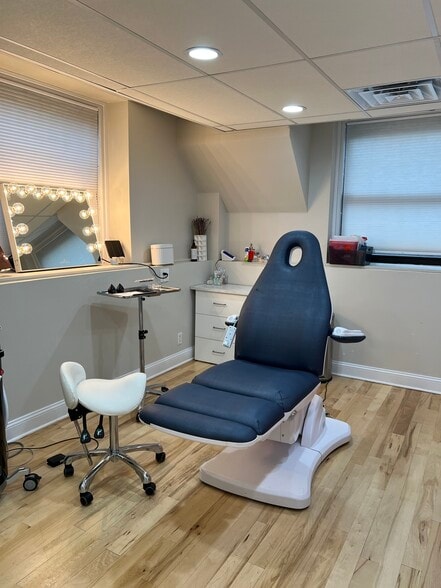 More Photos Of 71 E Palisade Ave, Englewood Office For Lease