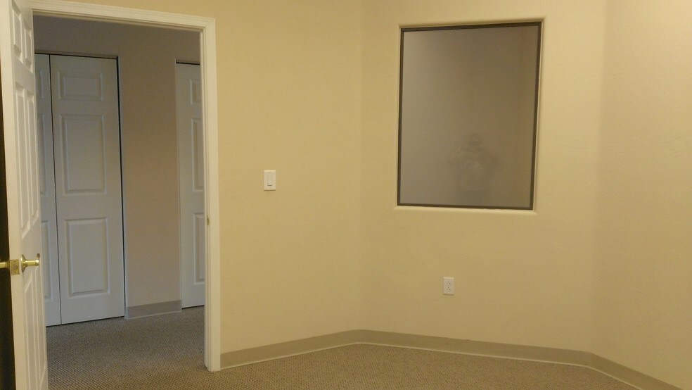 More Photos Of 512 E Whitehouse Canyon Rd, Green Valley Medical For Sale