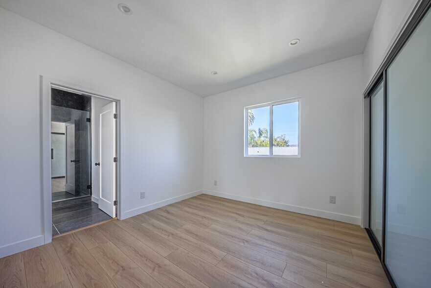 More Photos Of 1954-1958 Purdue Ave, Los Angeles Apartments For Sale