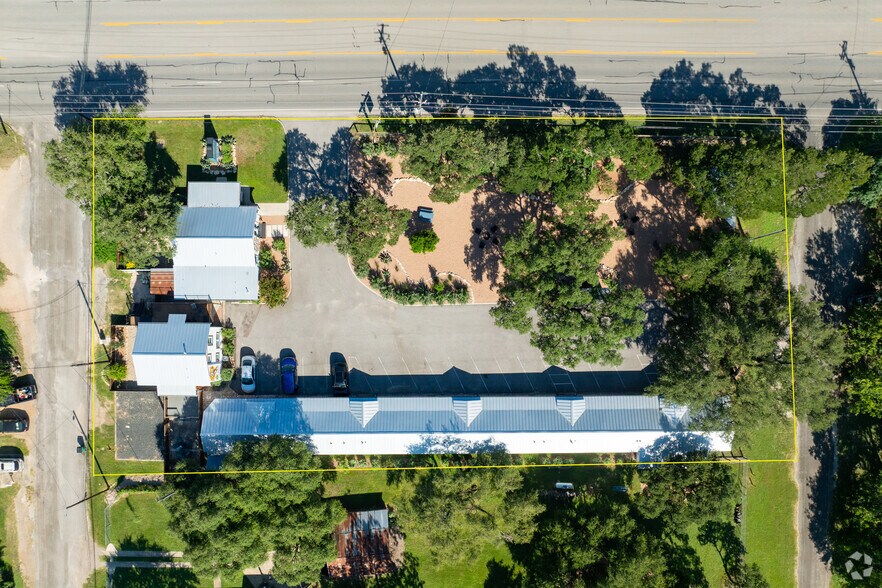 More Photos Of 902 Main St, Blanco Office Residential For Sale