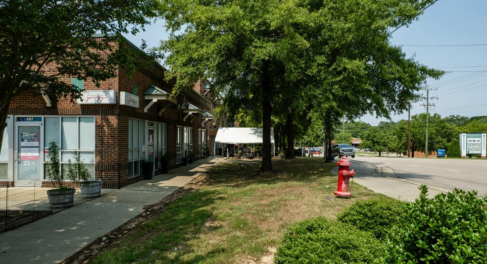More Photos Of 4810 Hope Valley Rd, Durham Storefront For Lease