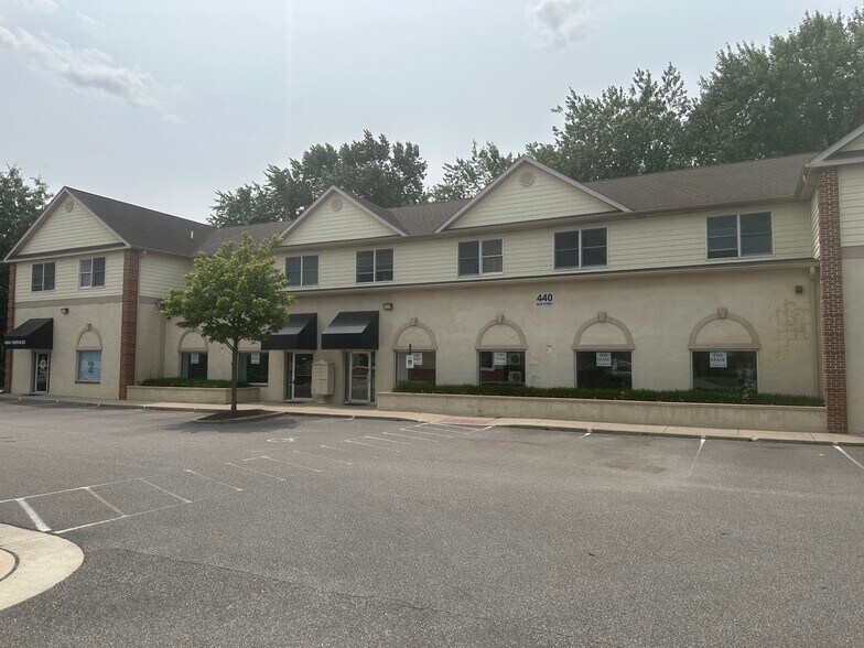 More Photos Of 440 Main St, Stevensville Storefront Retail Residential For Lease