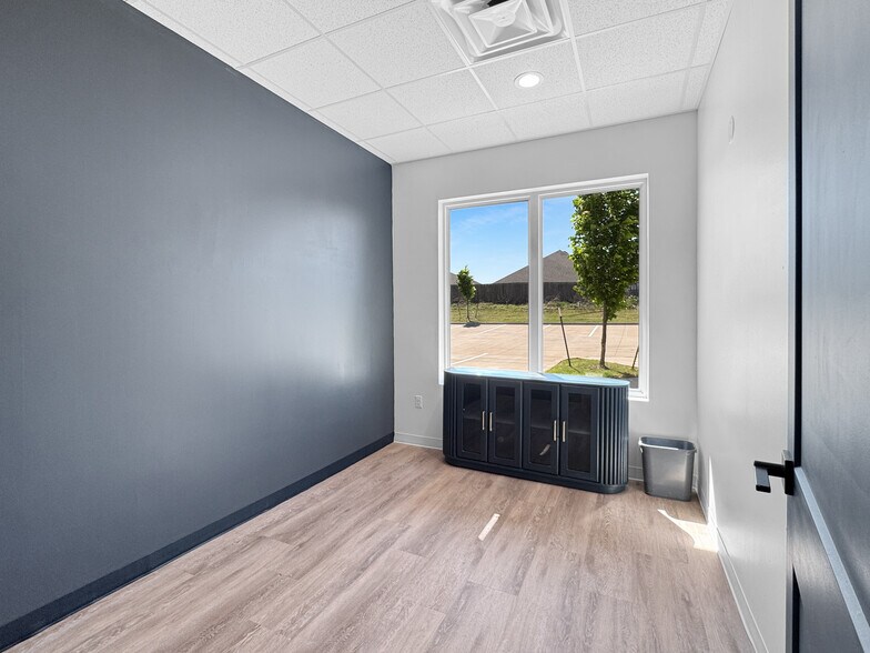 More Photos Of 15105 Crown At Lone Oak Rd, Edmond Office For Lease