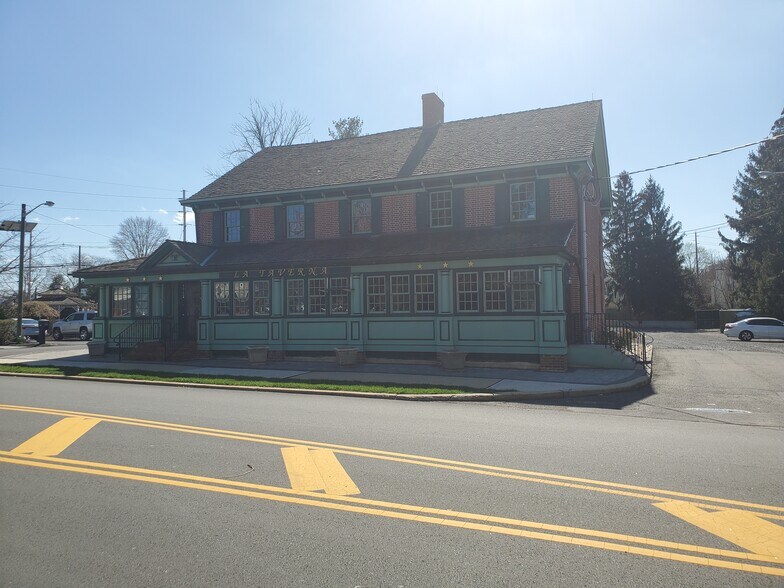 More Photos Of 375 Georges Rd, Dayton Restaurant For Sale