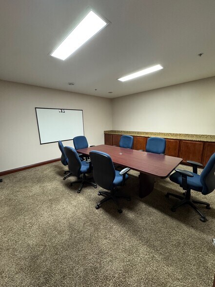 More Photos Of 1000 Hedstrom Dr, Ashland Warehouse For Lease