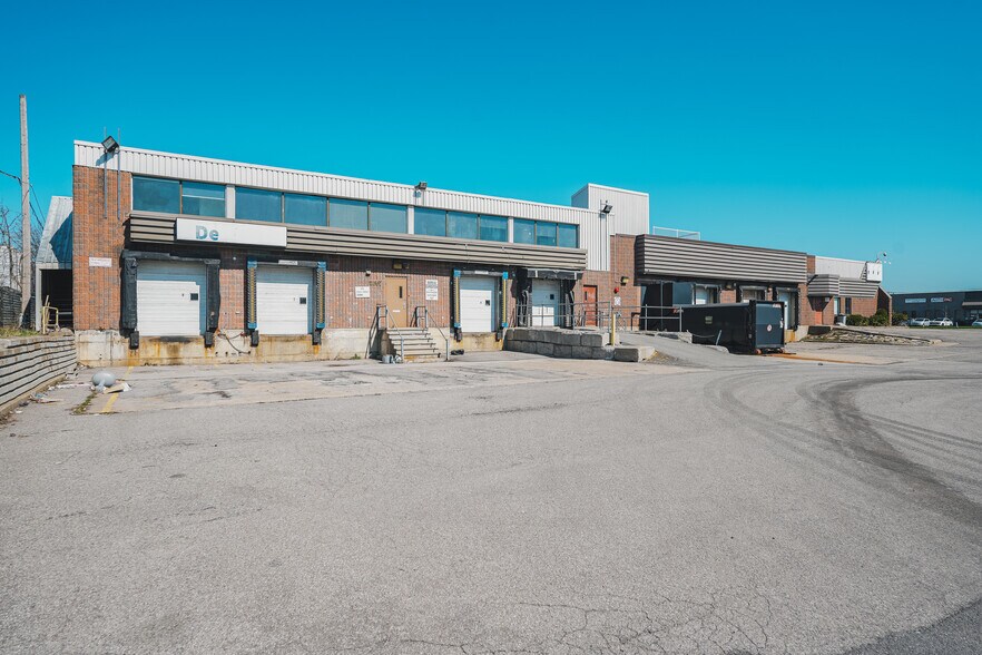 More Photos Of 3300 Boul Industriel, Laval Refrigeration Cold Storage For Lease