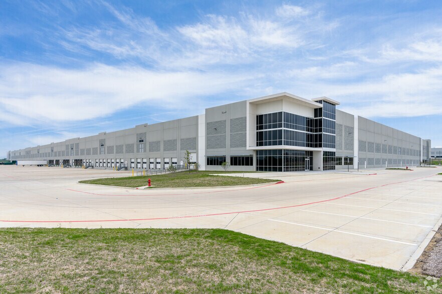 More Photos Of 2900 N State Highway 161, Irving Unknown For Lease