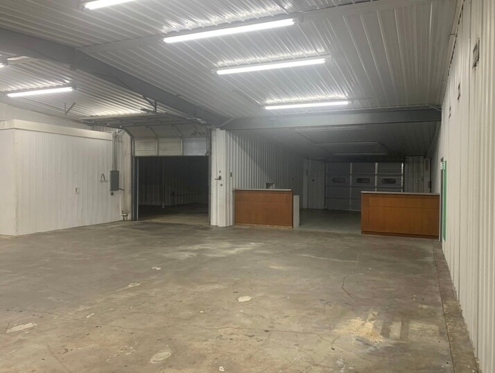 More Photos Of 123 E Plymouth Rd, Columbus Industrial For Lease