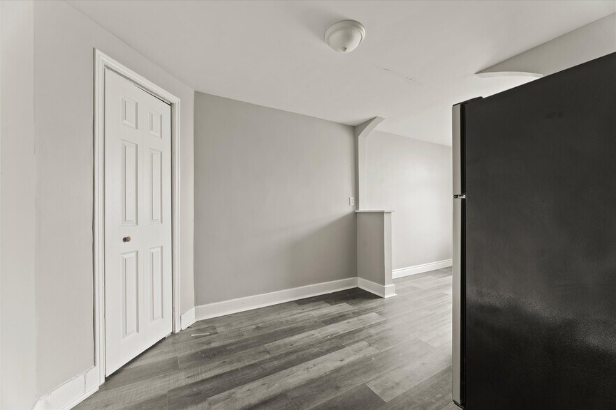 More Photos Of 581 Cataraqui St, Windsor Apartments For Sale