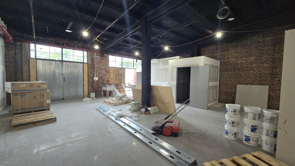 More Photos Of 162-166 Van Dyke St, Brooklyn Warehouse For Lease