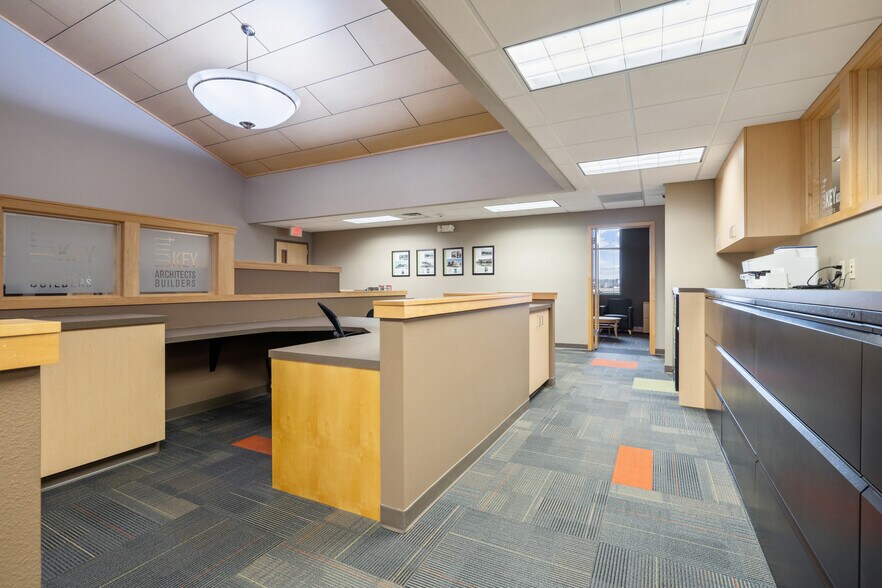 More Photos Of 3015 Greyhound Dr, Waterloo Medical For Lease