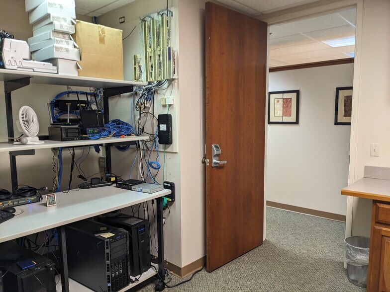 More Photos Of 1749 S Naperville Rd, Wheaton Medical For Lease