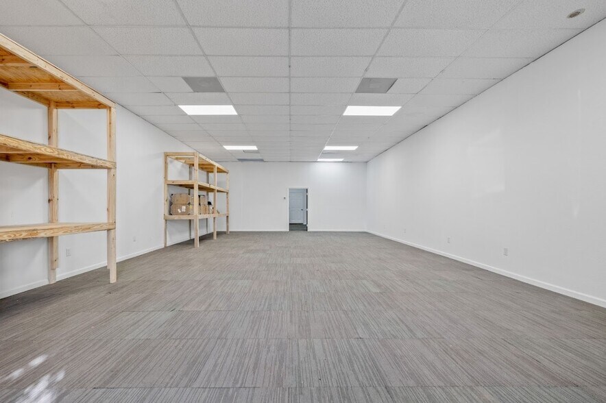 More Photos Of 4828 W Jackson St, Pensacola General Retail For Sale