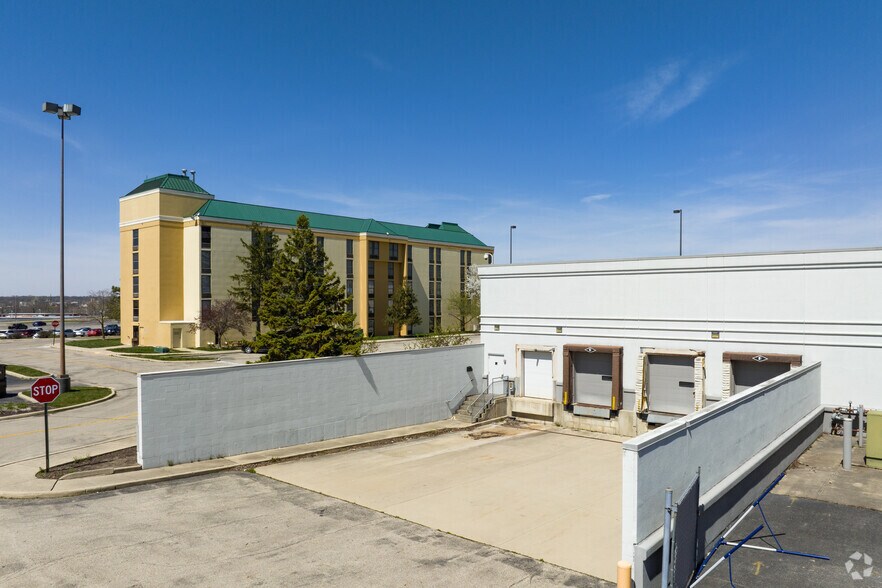 More Photos Of 987-999 E Ash St, Piqua Unknown For Lease